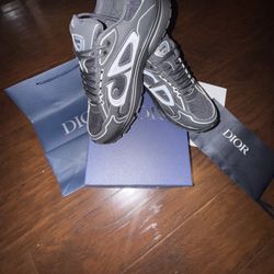 Dior B30