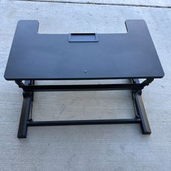 Standing desk