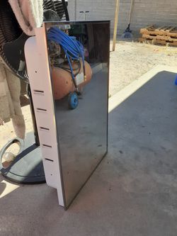 Medicine cabinet with mirror