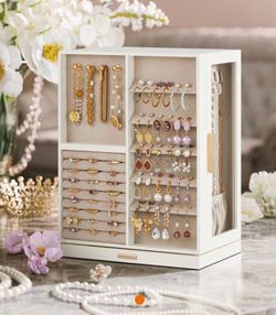 Jewelry box