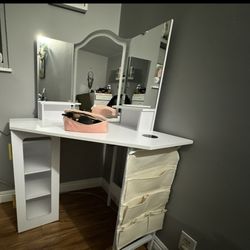Corner Vanity Desk with Mirror and Lights