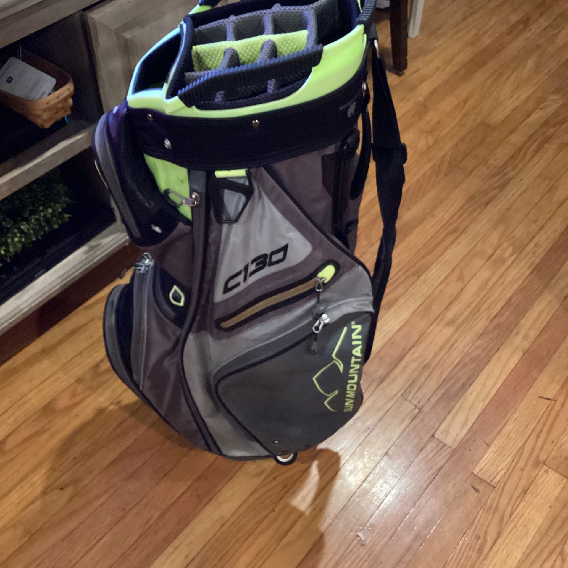 Sun Mountain C130 Cart Bag Excellent Condition