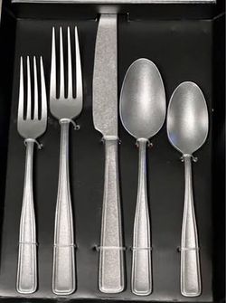 Oneida Reid Vintage Tumbled Piece Flatware Set, 20 Count