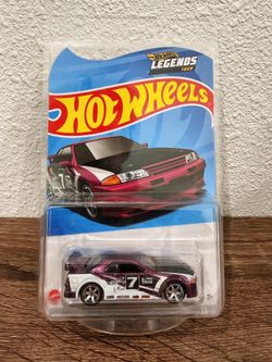 Hot Wheels Legends Nissan Skyline GT-R R32
