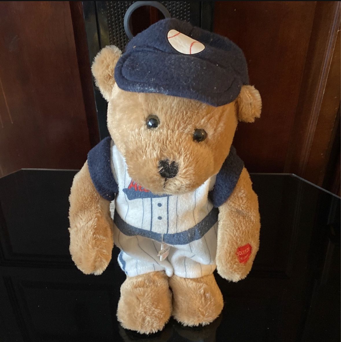 All Stars baseball bear vintage with sound pbc Brand sound come out doesn’t last long maybe it needs a battery change the hat is loose on one side se