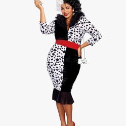 Cruella Adult costume size 1X with wig, worn once