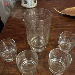 Decanter And 4 Glasses. 