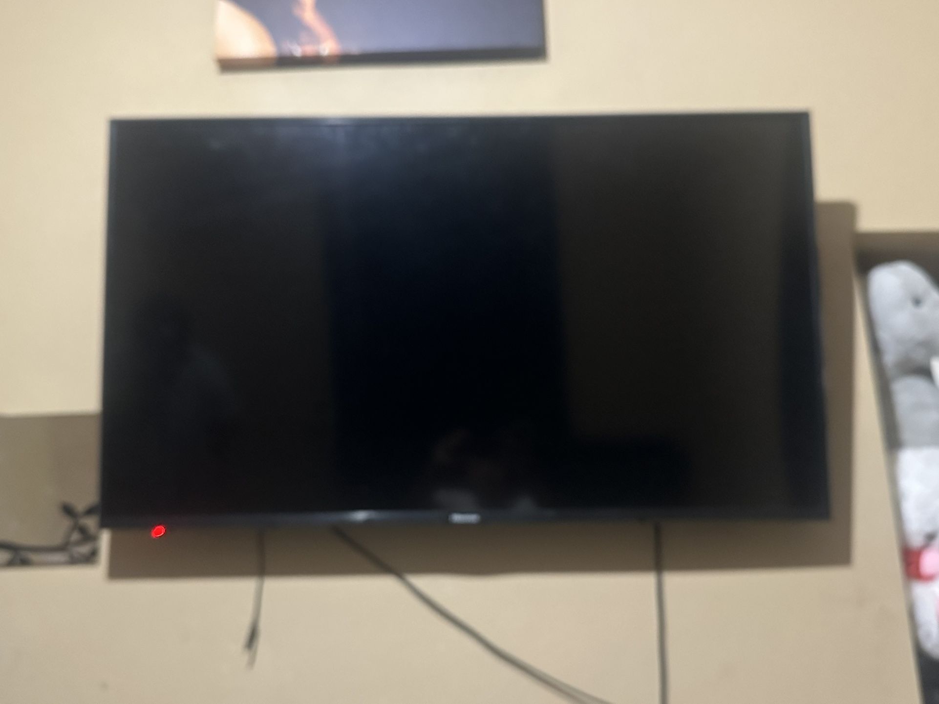 42” TV Hisense, Good Condition $ 150.00