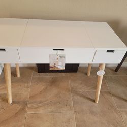 Vanity desk