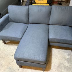 Small Sectional W/reversible Chaise 