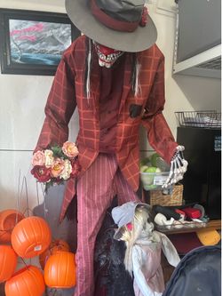 7ft animated clown w/3ft doll
