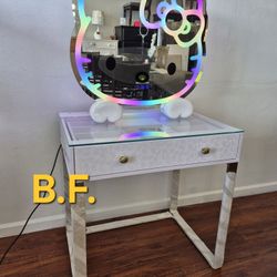 🪅 Hello Kitty Vanity Set, Hello Kitty Mirror  and Stitch Chair, New in the Box.