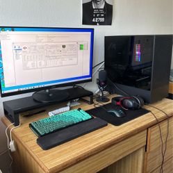 GAMING PC/KEYBOARD/MONITOR