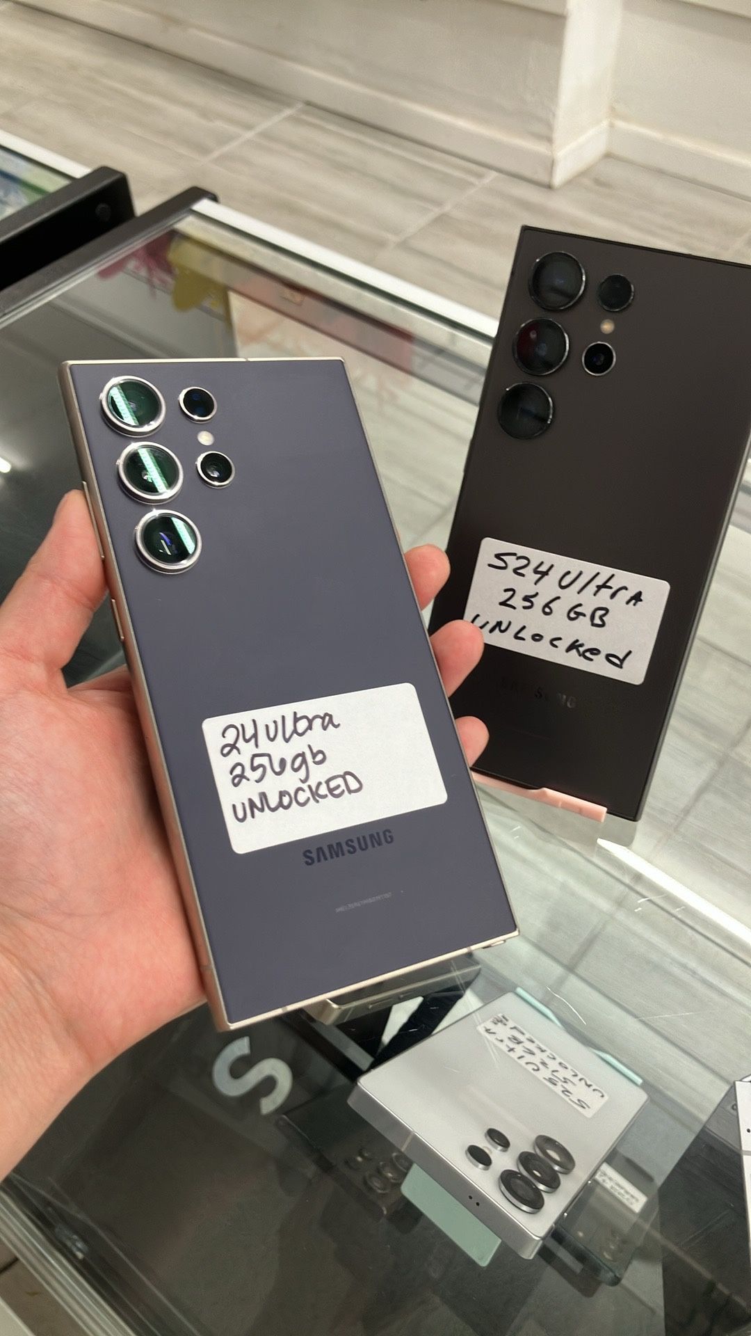 Like New Samsung S24 Ultra Unlocked Cash Or $50 Down