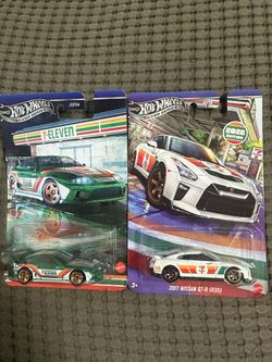 Hot Wheels Silver Series 7-Eleven 2017 Nissan GT-R and Toyota Supra