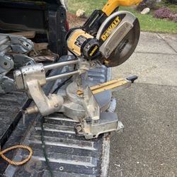 Dewalt 12” Sliding Dual Bevel Miter Saw