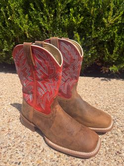 Justin Boots (11D)