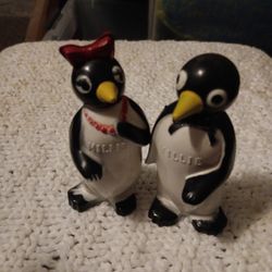 1950s Vintage Salt N Pepper Shakers. 