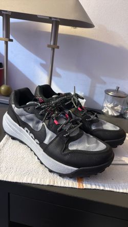 Nike Lowcate SE ACG SIZE 11.5