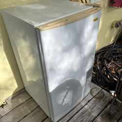 Mini Refrigerator 