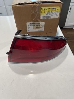 19149890 | 1997-2005 Buick Century RH Passenger Tail Light Lamp OEM