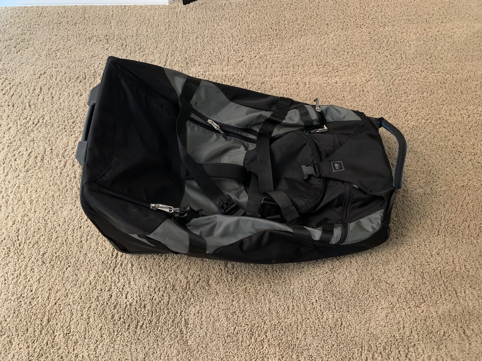 Large REI Roller Duffle bag - lightly used