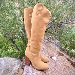WOMENS BOOTS-SIZE 6-CAMEL
