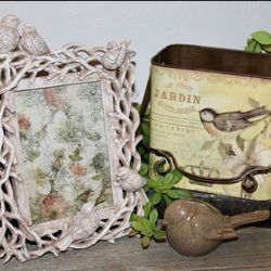 NEW Shabby French Bird Bucket Ceramic Bird & Distressed Bird Branch Picture Frame