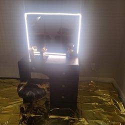 Small Vanity Desk 