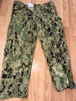 US Navy medium short waist 31 to 35 inches