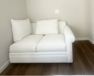 End piece (right arm facing) $600