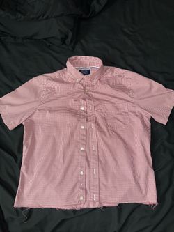 white and red gingham short sleeve button-up shirt