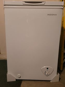 Freezer 3.5 Cubic Foot Insignia