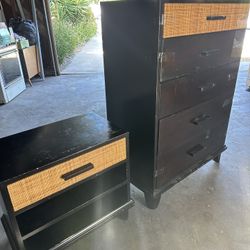 Mahogany stained wood bedroom furniture set 