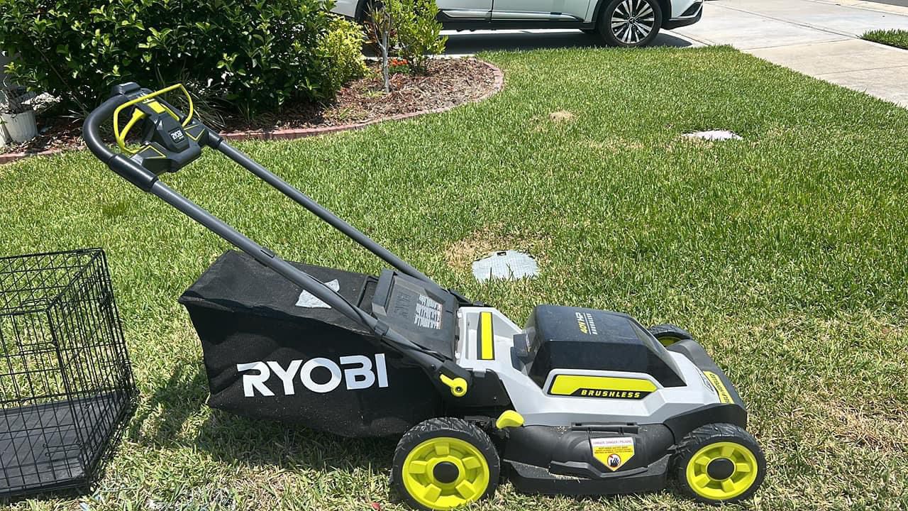 1x Use Lawn Mower Self Propelled 