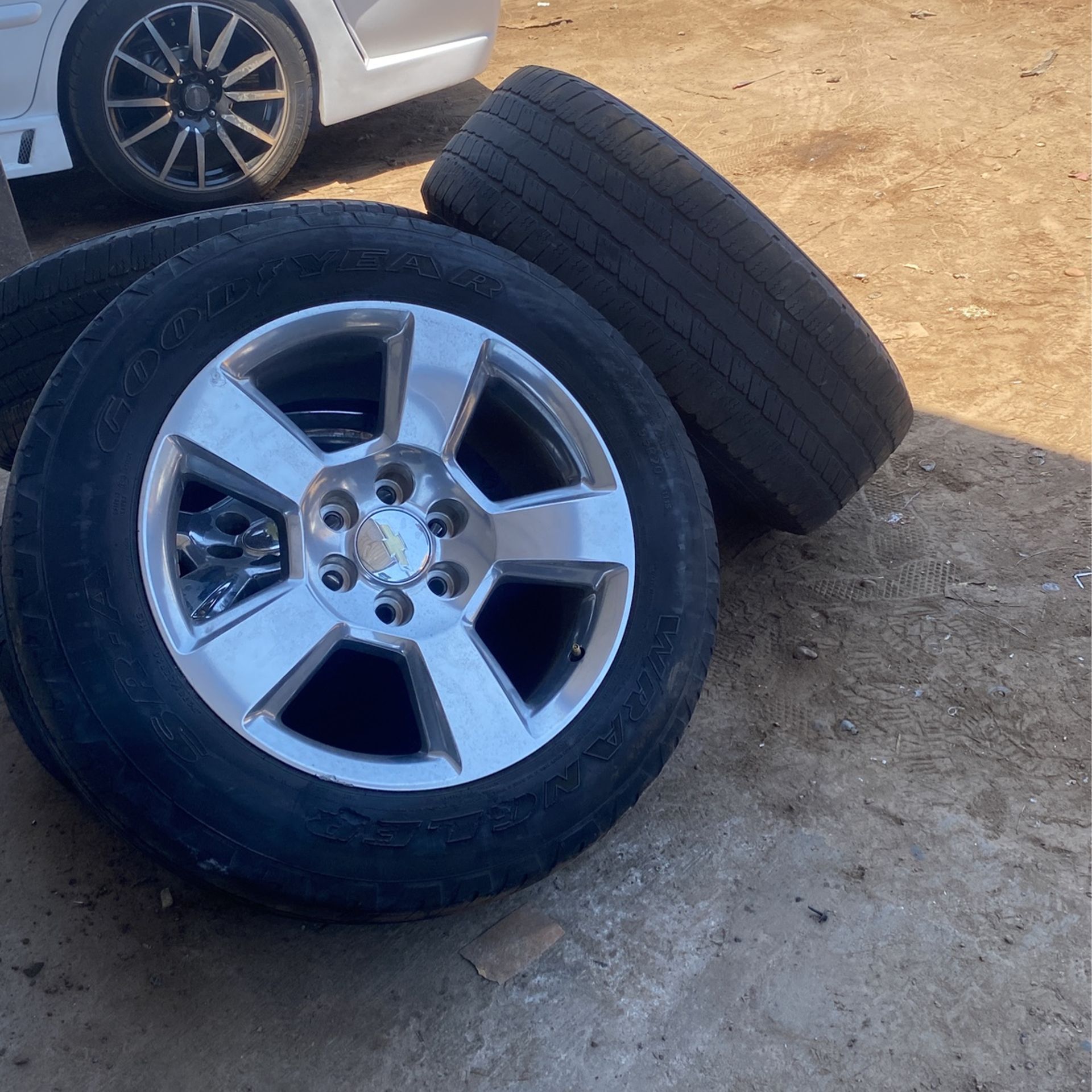 Chevy Silverado Or Tahoe Wheels R20 for Sale in Phoenix, AZ - OfferUp