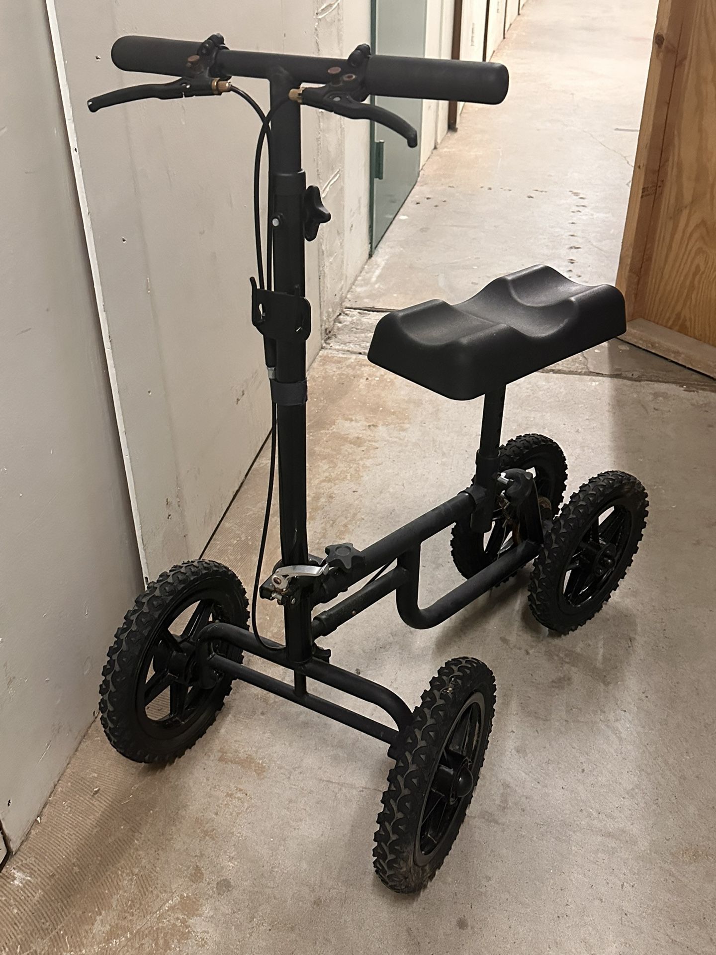 Seated Knee Scooter