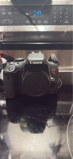 Canon EOS Rebel T6i