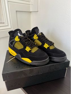 Air Jordan 4 Retro Thunder