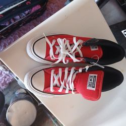 Brand new men size 9 converse all stars