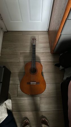 Yamaha c40 (only available for 2 days)