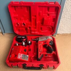 Milwaukee 2632-22XC M18 Propex Expansion Tool Kit 1/2”, 1", 1 1/4", 1 1/2" 5.0 battery