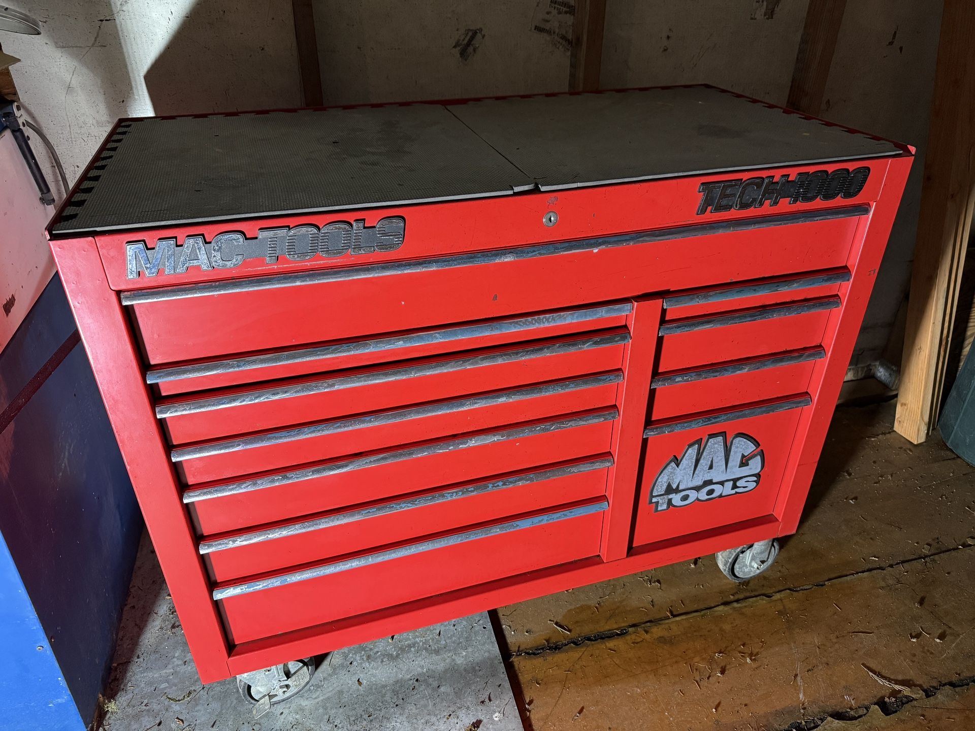 MAC TOOL BOX 54” with Key Good Shape