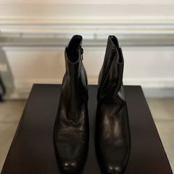 Women’s Black BANDOLINO Booties - Size 8.5