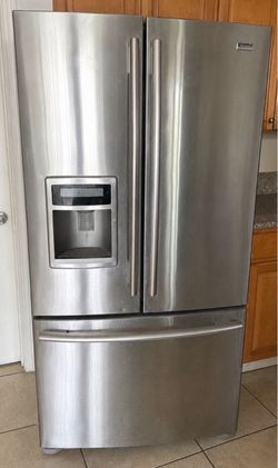 French Door Refrigerator with Ice Maker