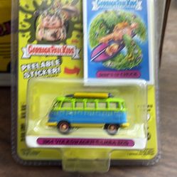 VW T1 Samba Bus Surf's Up Chuck Garbage Pail Kids Greenlight 1:64 Scale NEW