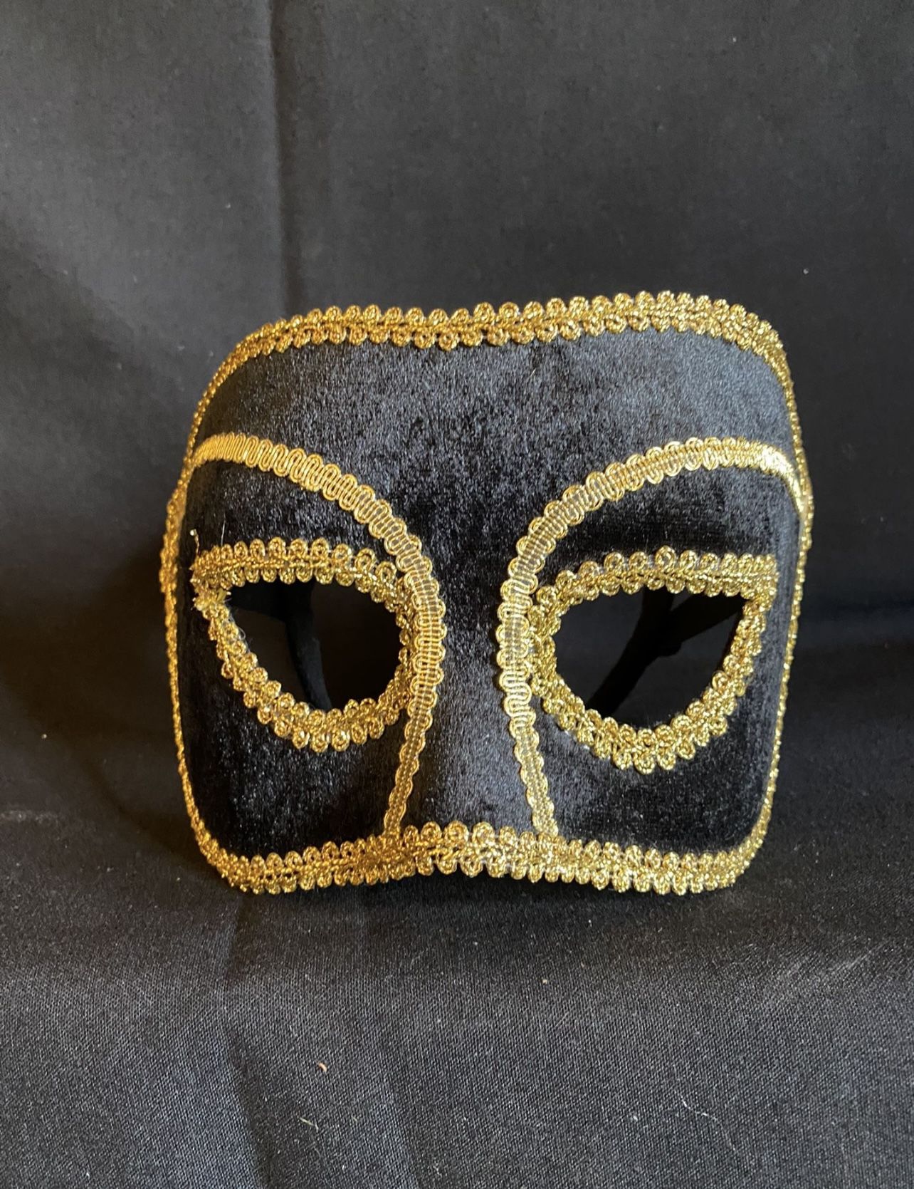 Black & Gold Unisex MASK Mardi Gras Venetian Masquerade Halloween Dress Up