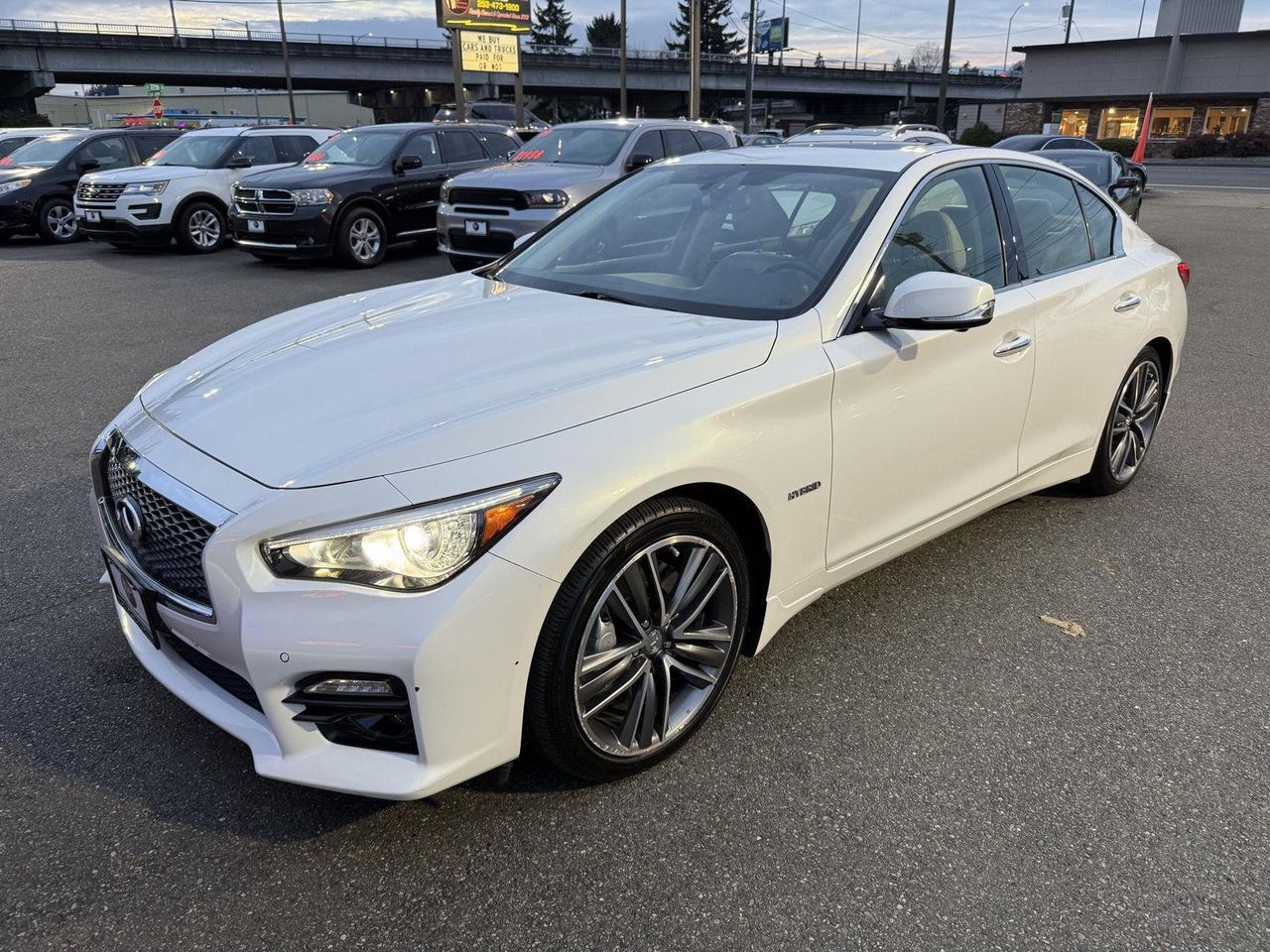 2015 INFINITI Q50 Hybrid