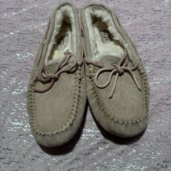 Ugg Womens Size 8 Dakota Slippers Tan Antelope 