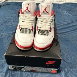 Jordan 4 Retro OG Fire Red 
